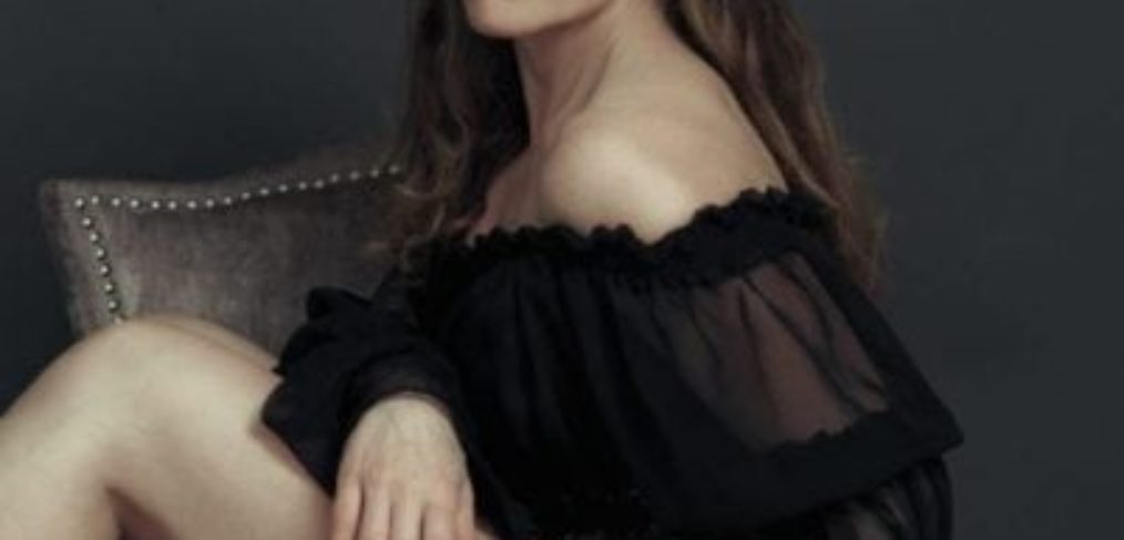 Toronto Boudoir Photography by Dream Boudoir Toronto | Female Photographer Alishba | Mature Boudoir 40+ women